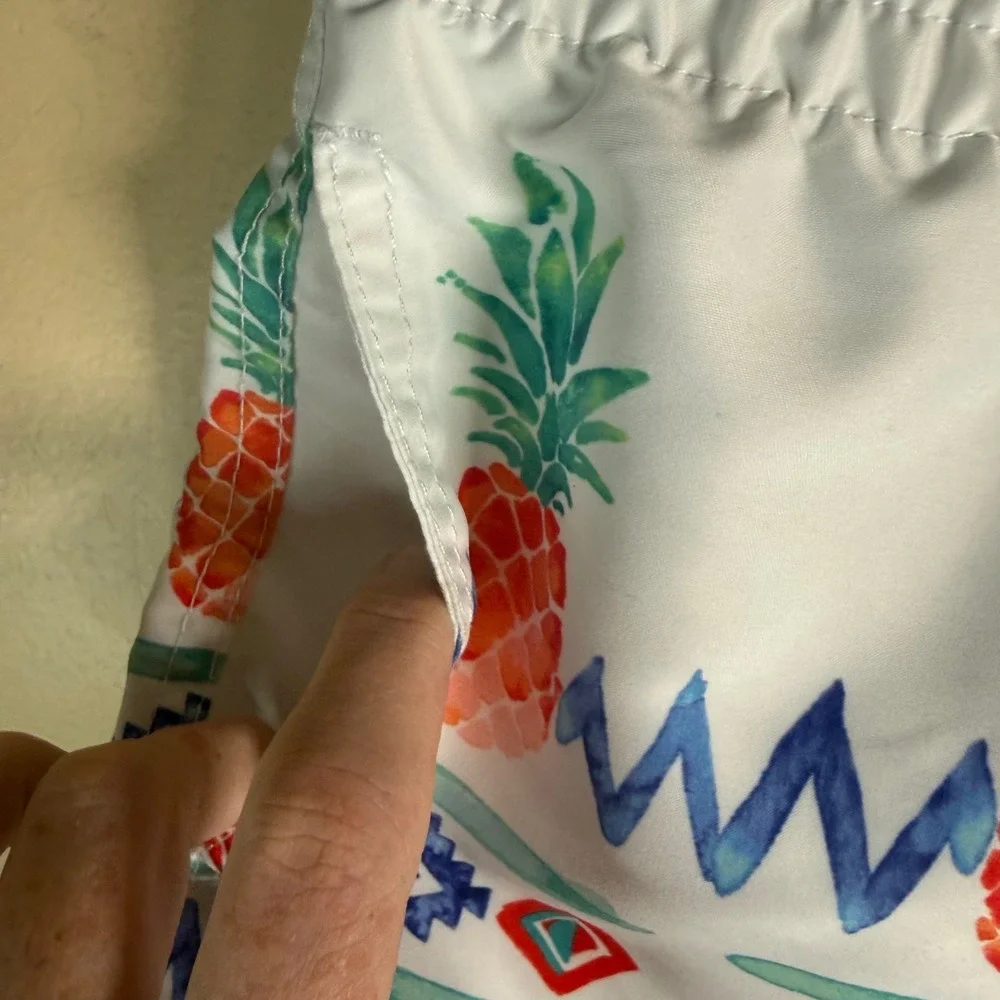 Chubbies Pineapple Aztec Board Shorts Swim Trunks Mens Med Tropical Vacation